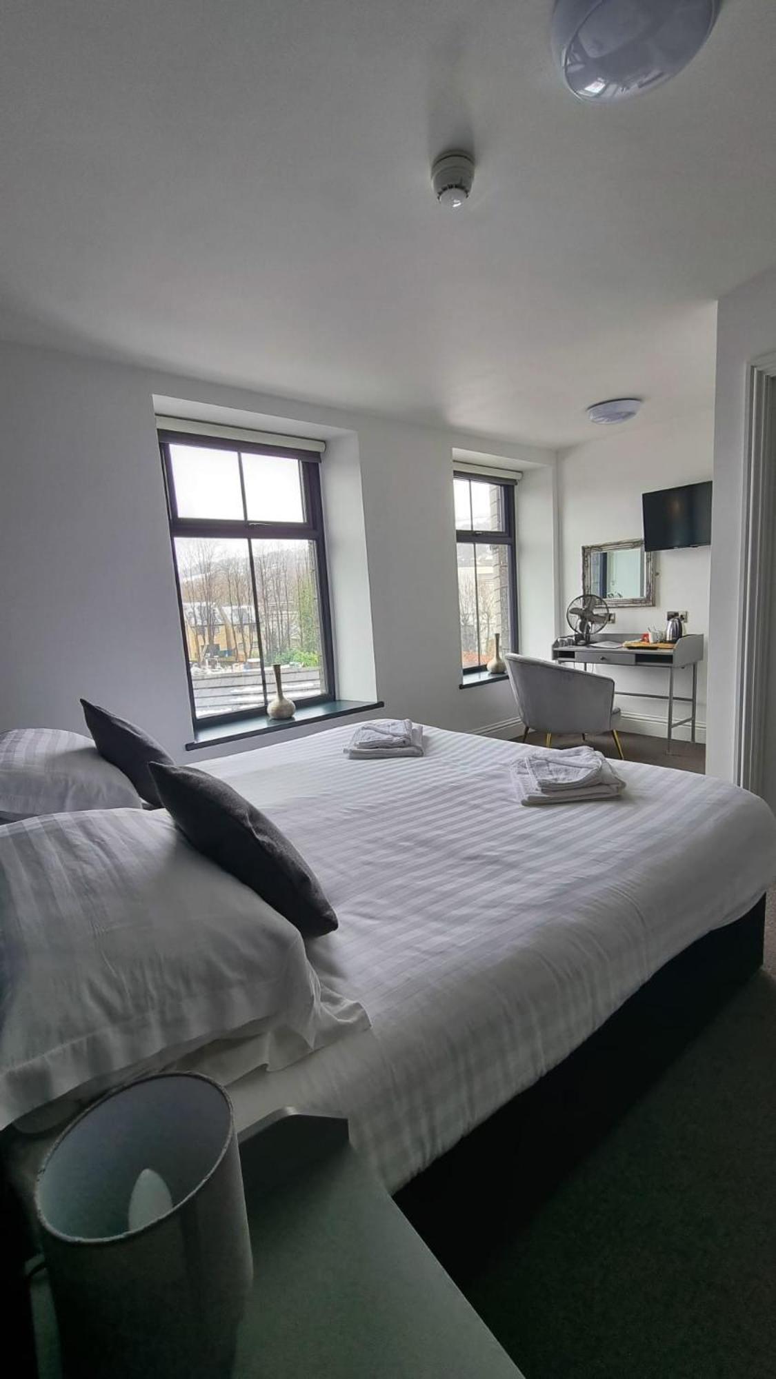 The Friendship Hotel Stocksbridge  Екстериор снимка