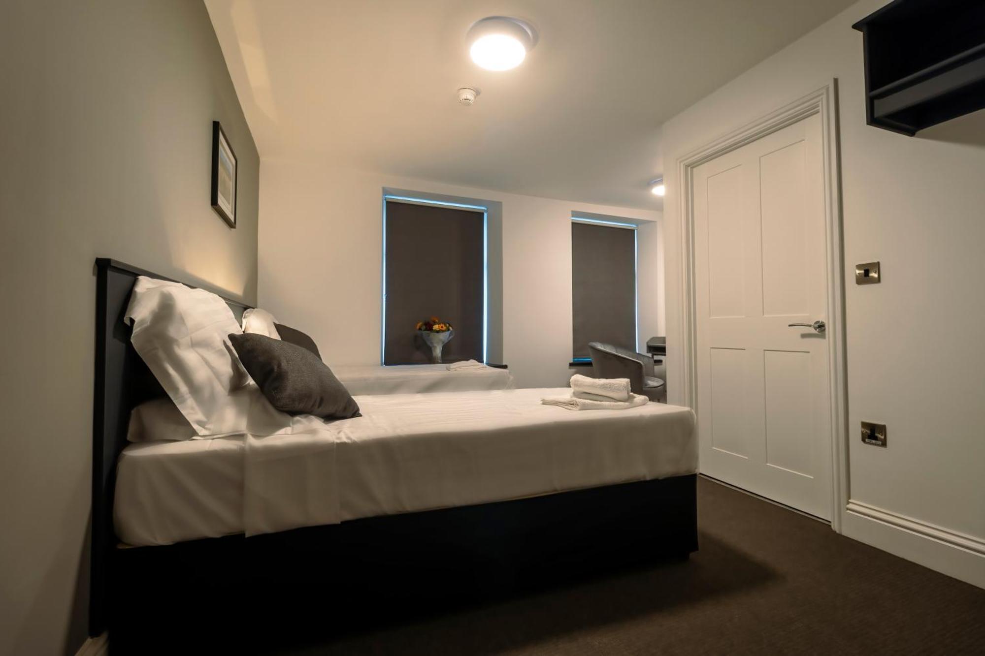 The Friendship Hotel Stocksbridge  Стая снимка